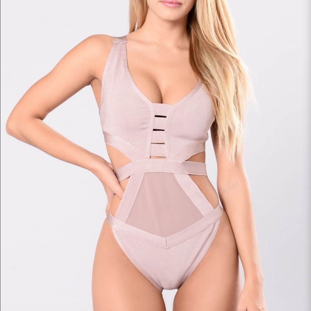 BNWT mauve monokini
